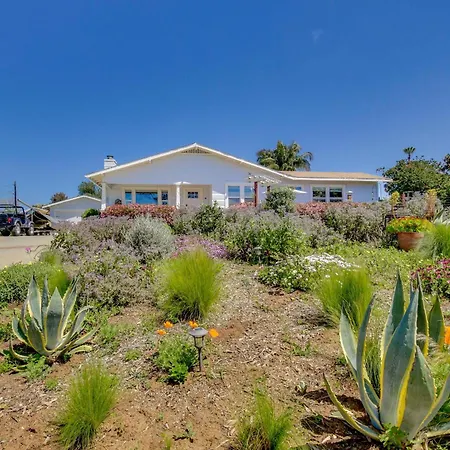 Beautiful South Oceanside Bungalow 1 Mi To Beach!